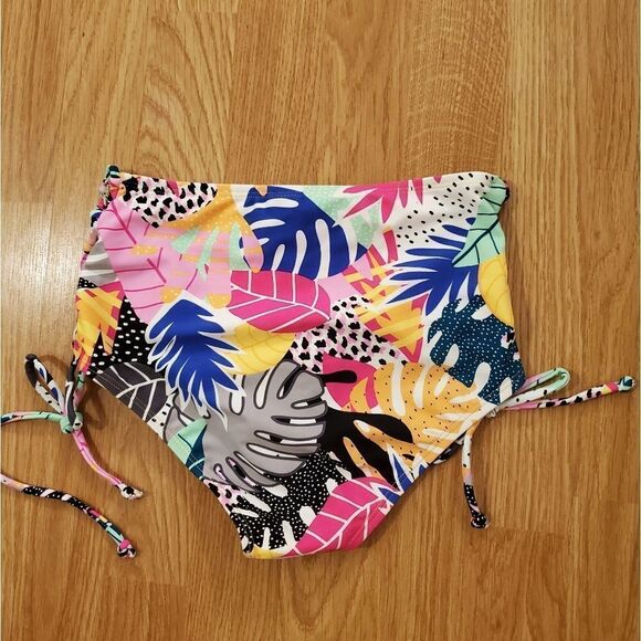 California Waves Tropical High-Waist Bikini Bottom - Picture 6 of 10